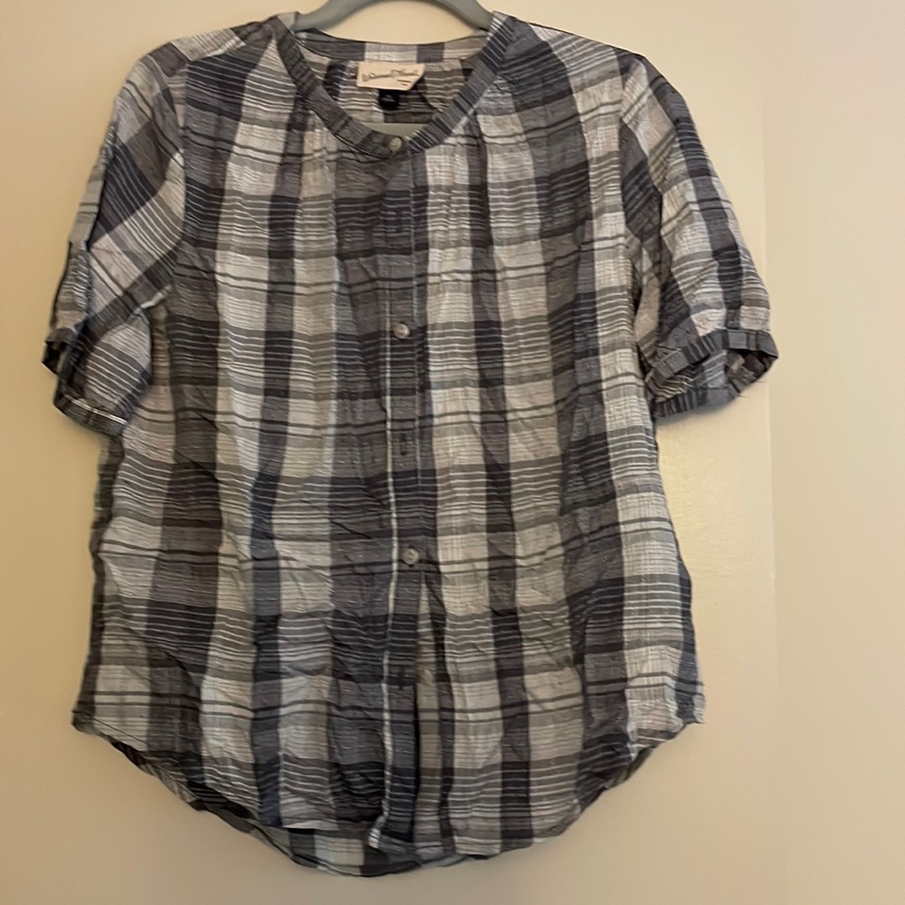 Universal Thread button-down top.